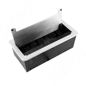 Картинка PULSE ФЛИП Блок розеток с откидной крышкой, 265*129 мм, 3 розетки, 1 USB, 1 USB Type-C, быстрая зарядка, серебро, FLIP (FU-S-3S1A1C-F-AL)