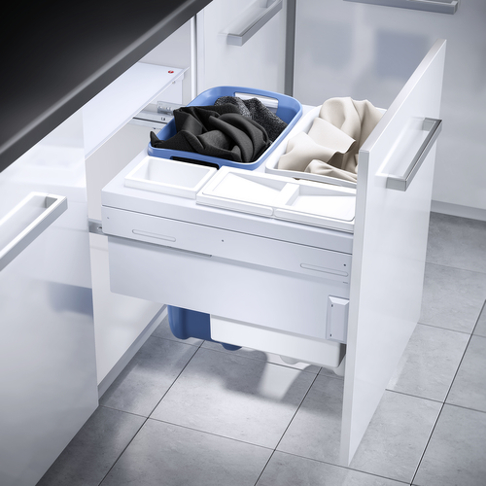 Фото Hailo Система хранения белья LAUNDRY CARRIER 80 л, выдвижной фасад 600 мм, белый/синий